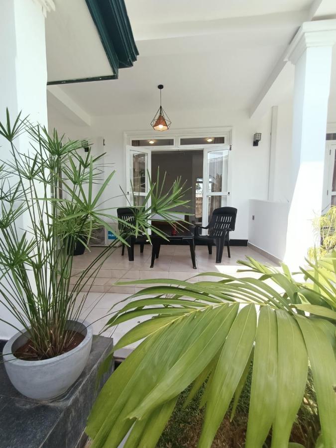The Bamboo Tree Transit Hotel Katunayaka Dış mekan fotoğraf